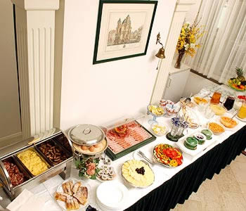 Frühstück im Hotel Adlon in Wien